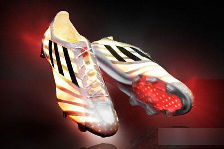 adidas推出史上最轻足球靴