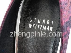 正品Stuart Weitzman鞋子的鞋垫标志