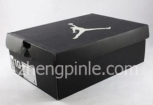 Air Jordan 11的包装盒
