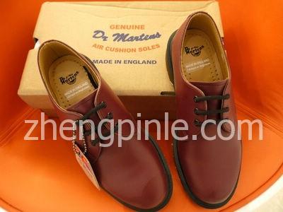 Dr.martens马丁靴种类及真假辨别方法