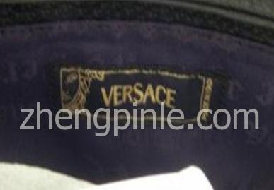 范思哲Versace包内的刺绣标志