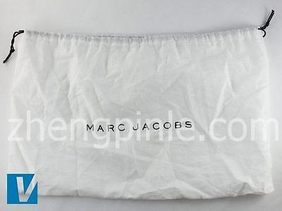 新款Marc Jacobs的手袋都带有防尘袋