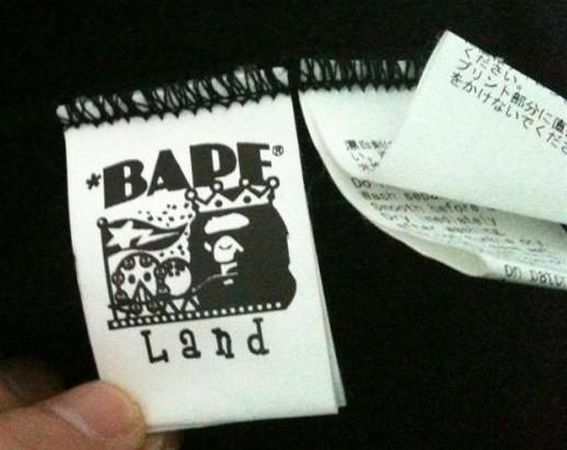 正品BAPE水洗标采用复杂的针织法