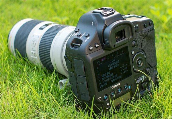 Canon 佳能 EOS 1DX 旗舰单反相机 单机身 $4799.99（约30600元）