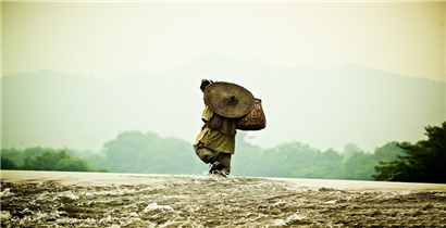 抖音每天都在走别人的路反反复复拨浪鼓是什么歌？